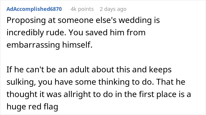 Reddit comment discussing stopping a boyfriend&rsquo;s proposal at a best friend&rsquo;s wedding and relationship red flags.