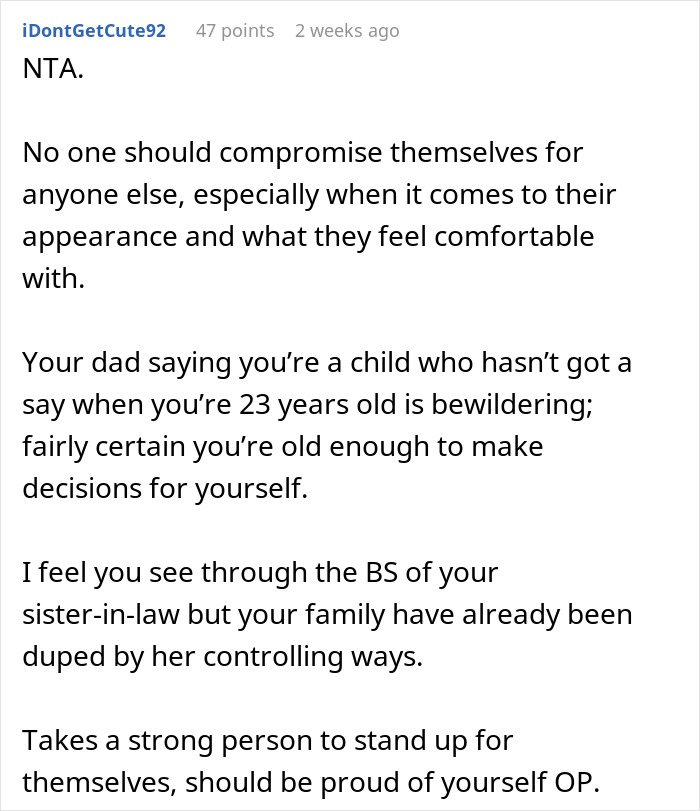Comment discussing a woman refusing to wear a wig at brother’s wedding and standing up for personal comfort and appearance. Comment discussing a woman refusing to wear a wig at brother’s wedding and standing up for personal comfort and appearance.