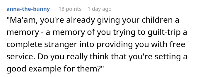 Online comment criticizing an entitled mom interrupting a couple&rsquo;s photoshoot to demand free pictures of her kids.