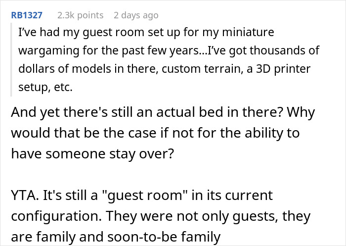 Reddit comment about a man prioritizing his miniature wargaming studio setup over family guests staying in the guest room.
