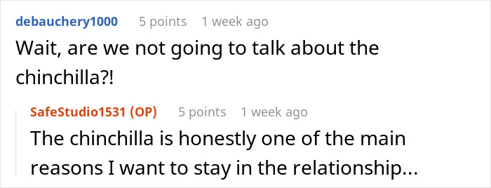 Screenshot of an online conversation discussing a girlfriend reconsidering the relationship over a secret scale for number twos. Screenshot of an online conversation discussing a girlfriend reconsidering the relationship over a secret scale for number twos.