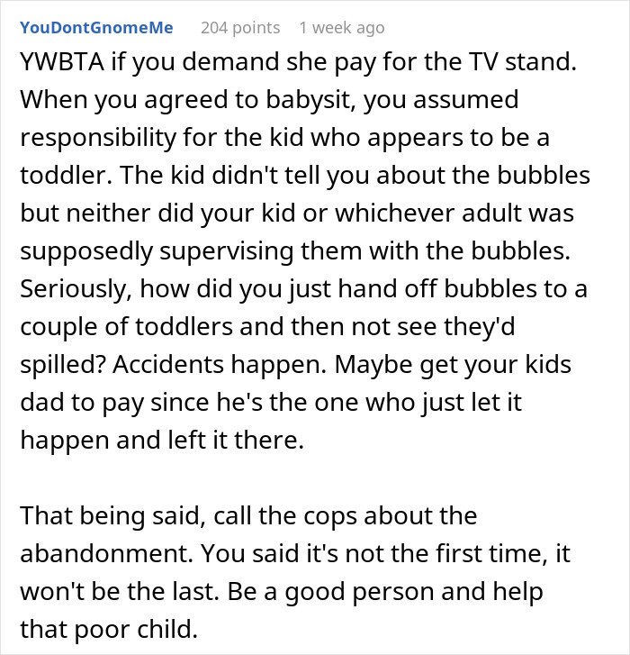 Forum comment discussing if charging a friend for her daughter ruining furniture is justified or not.