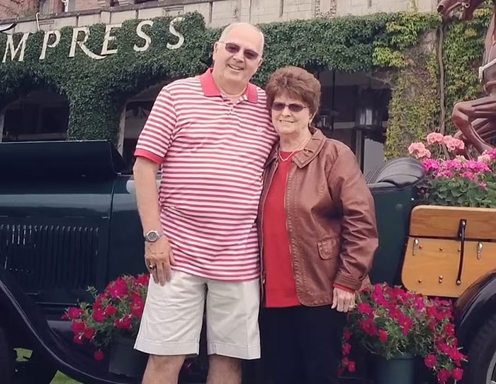 Mislabeled Cookie Tragically Claims Life Of 78YO Mom After Supermarket Visit, Family Sues The Chain Mislabeled Cookie Tragically Claims Life Of 78YO Mom After Supermarket Visit, Family Sues The Chain