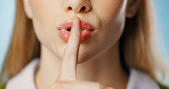 Woman Silently Retaliates After Rude Colleague Shushes Her, Won’t Talk To Her Anymore In Return Woman Silently Retaliates After Rude Colleague Shushes Her, Won’t Talk To Her Anymore In Return