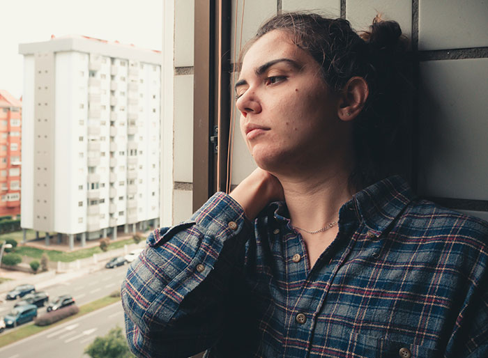 Woman&rsquo;s Kitchen Is Stripped Bare By House-Sitting Friends, Husband Begs Her To Stay Silent