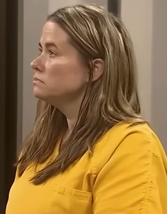 Passenger Arrested For Attacking Kid On Flight After He Called Her "Fat" And "Miss Piggy"