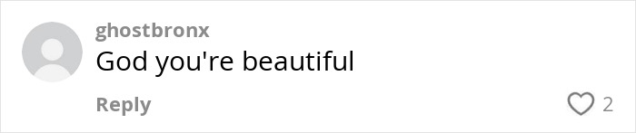 Comment praising the youthful glow of the 63-year-old Friends star who sang Smelly Cat.