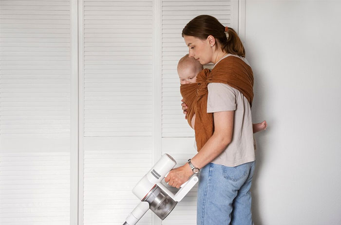 Husband Spends Time With OF Models Instead Of His Wife, She Decides To Give Up Custody