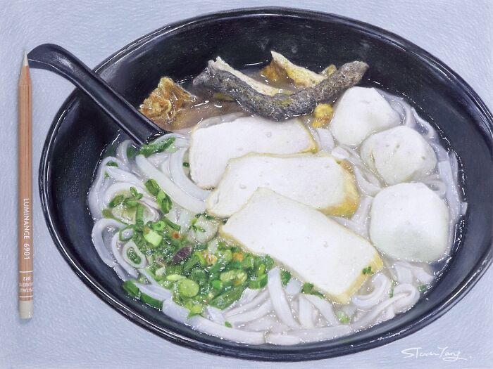 A deceptive food illustration of a bowl of noodle soup with fish, fish balls, and green onions by Steven Tang.