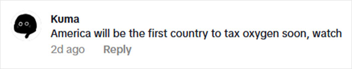 Screenshot of a social media comment criticizing American grocery shops and their self-checkout and morning shopping fees. Screenshot of a social media comment criticizing American grocery shops and their self-checkout and morning shopping fees.