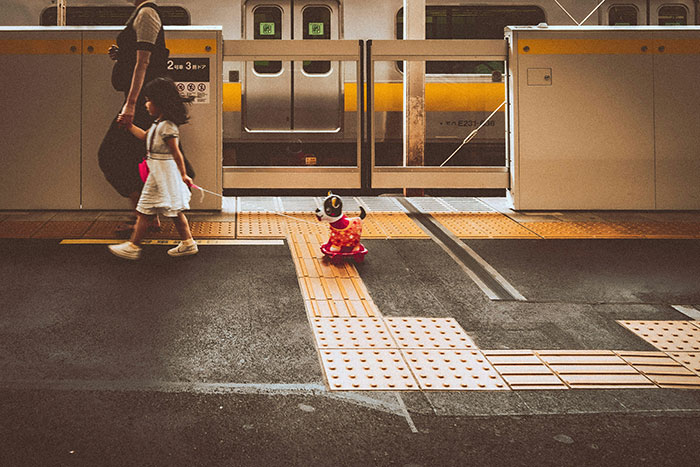 Japanese Woman Offers To Hold Exhausted Parents&rsquo; Baby So They Can Enjoy Their Meal
