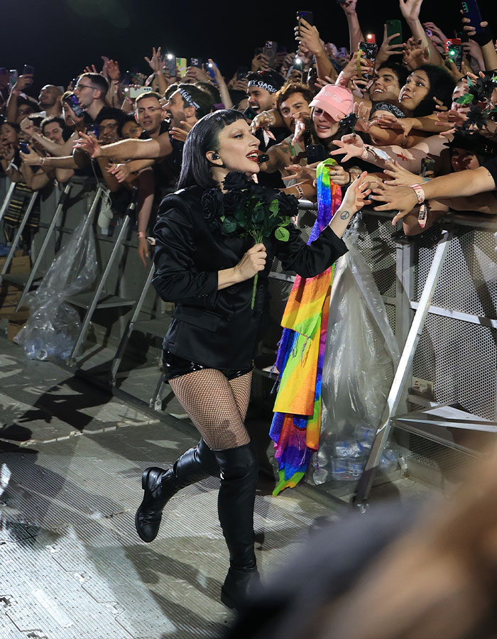 "Nearly Poked Her Face": Frustrated Attack At Gaga&rsquo;s 2M-Fan Concert Sparks Online Jokes