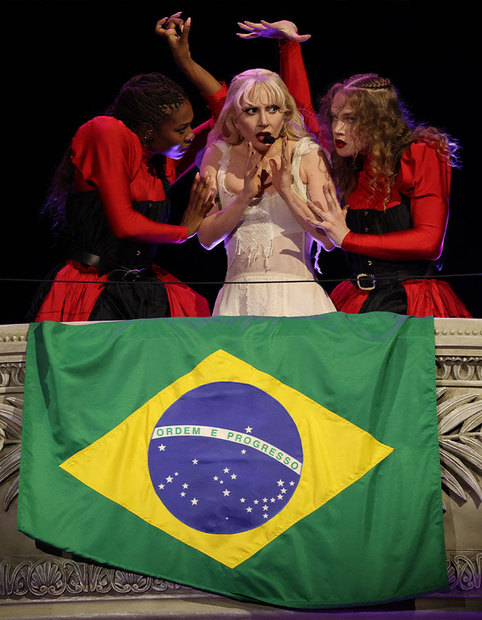 "Nearly Poked Her Face": Frustrated Attack At Gaga&rsquo;s 2M-Fan Concert Sparks Online Jokes