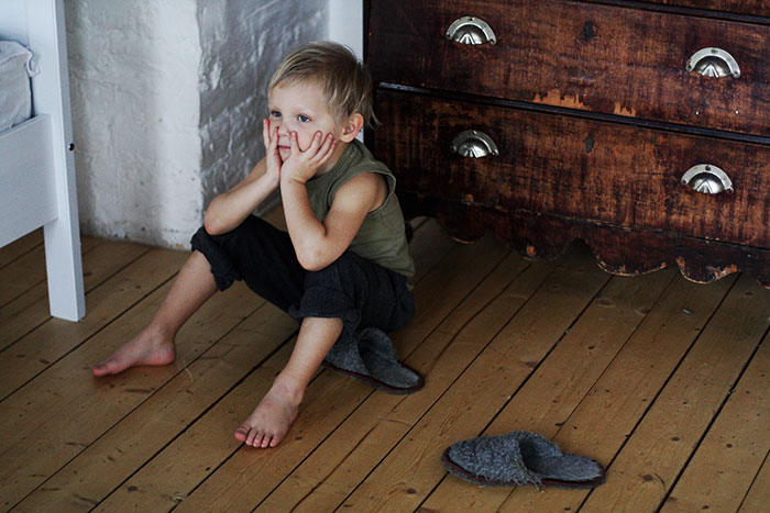 Guy Asked To Babysit, Realizes The Children Are Living In Shocking Neglect