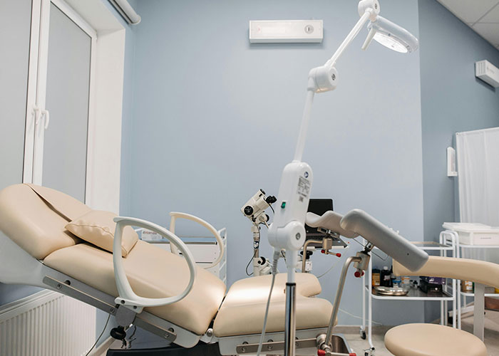 50 Times Medical Workers Pretended To Be Calm While Seeing Something Truly Unbelievable