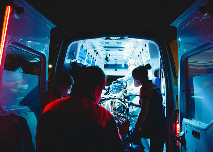 50 Times Medical Workers Pretended To Be Calm While Seeing Something Truly Unbelievable