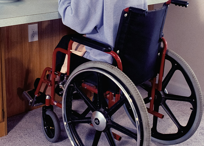 “Never Sleep With Your Bedroom Door Open”: 45 Things Emergency Workers Advise People To Do