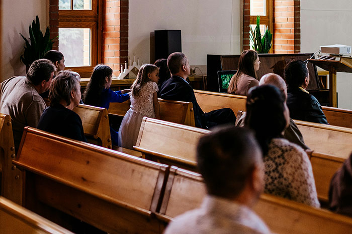 People Didn’t Realize They Were In A Cult Until These 40 Moments