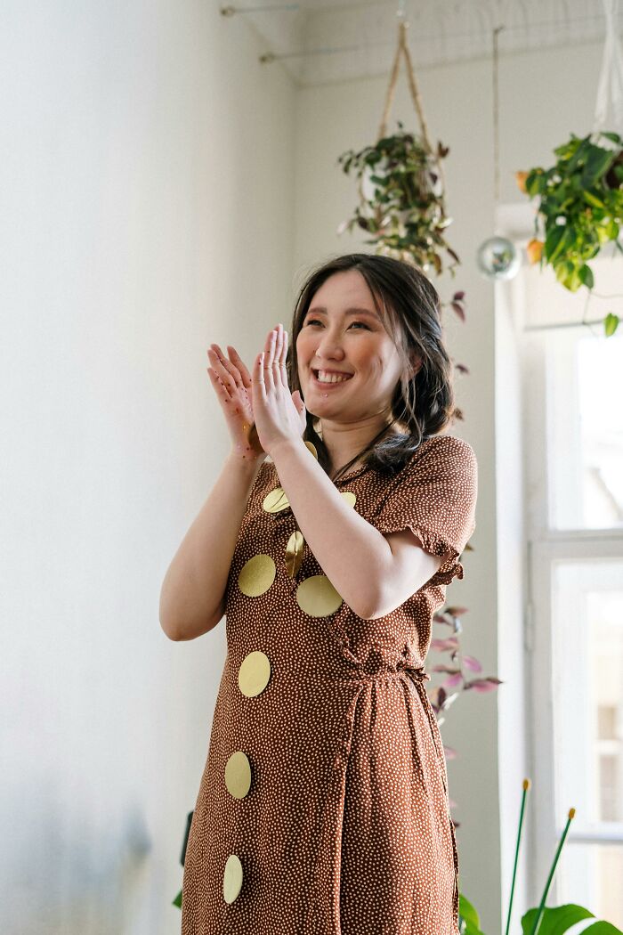 “Bee Sting Lips”: 50 Men Reveal Petty Dealbreakers They Think Women Don’t Notice