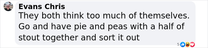 Comment on social media about Naomi Campbell Met Gala 2025 feud, discussing opinions with emojis visible.