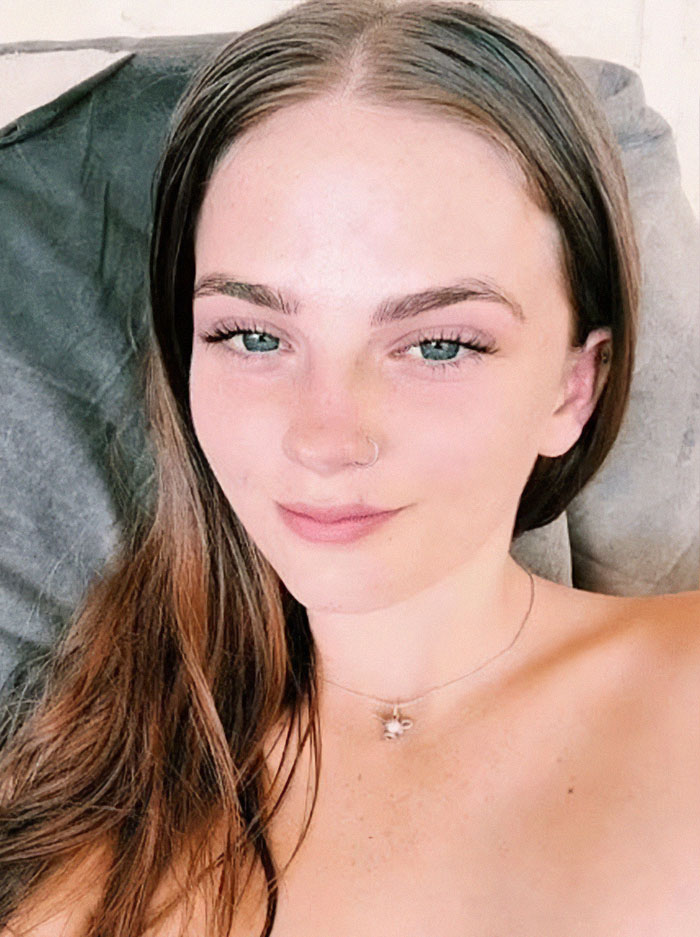 Young woman lying on a pillow, related to the final text of missing teen who vanished on her way to the airport. Young woman lying on a pillow, related to the final text of missing teen who vanished on her way to the airport.