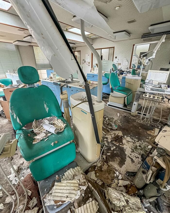 Inside The Abandoned Dental Office Frozen In Time Since 2011