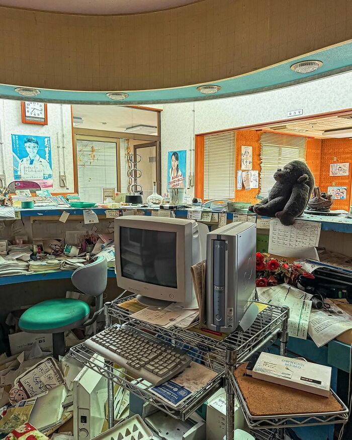 Inside The Abandoned Dental Office Frozen In Time Since 2011