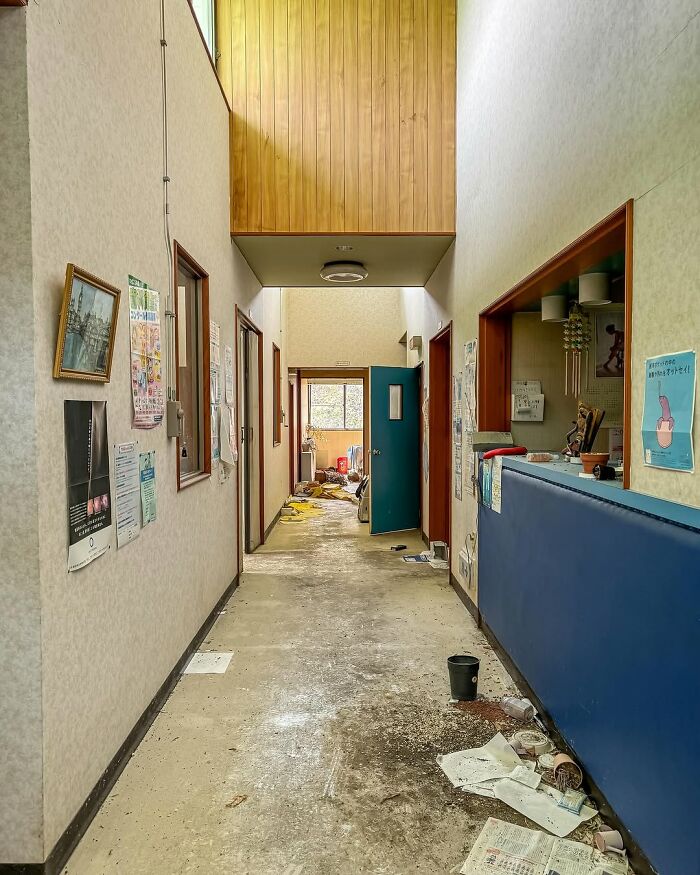 Inside The Abandoned Dental Office Frozen In Time Since 2011