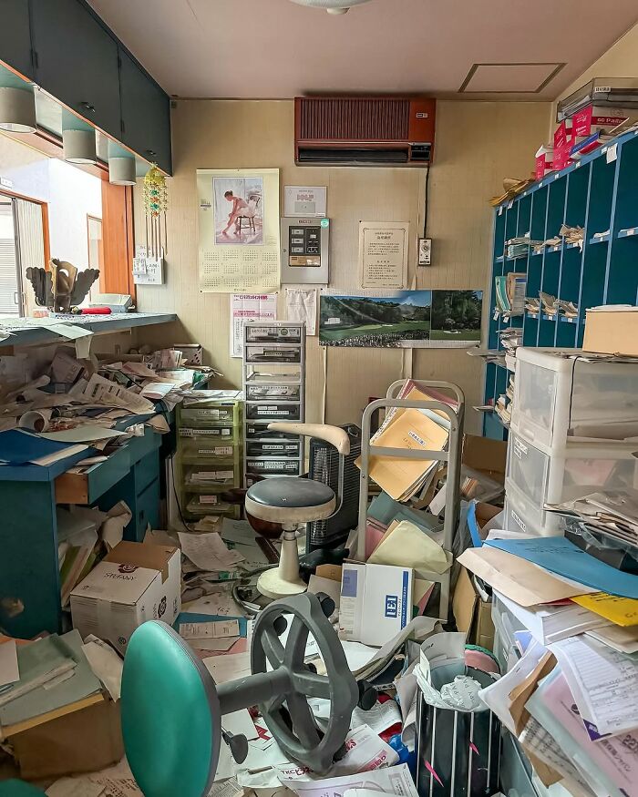 Inside The Abandoned Dental Office Frozen In Time Since 2011