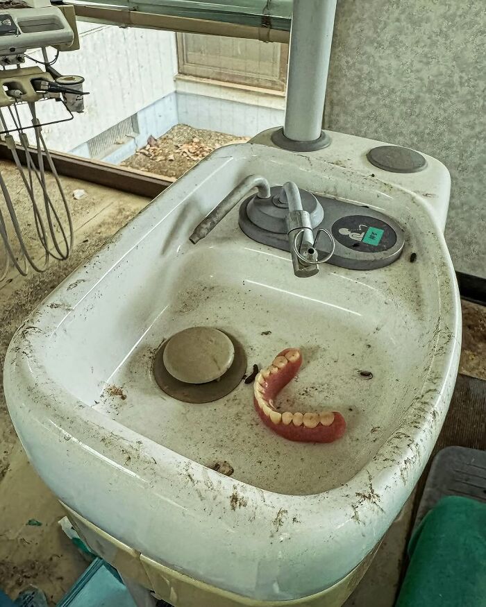 Inside The Abandoned Dental Office Frozen In Time Since 2011