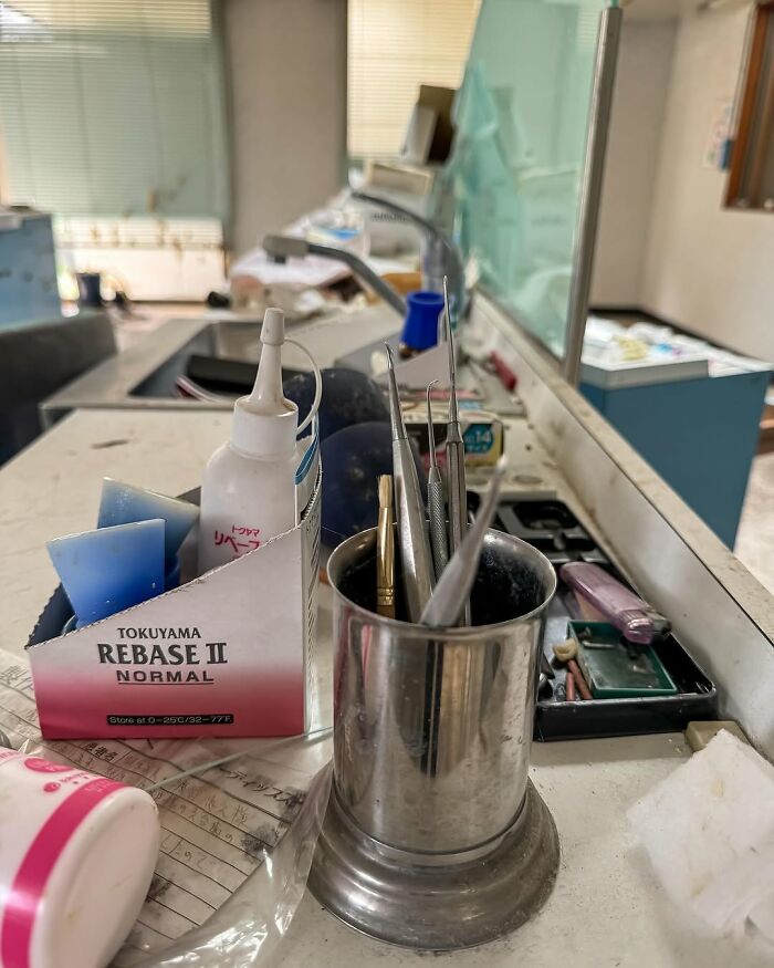 Inside The Abandoned Dental Office Frozen In Time Since 2011