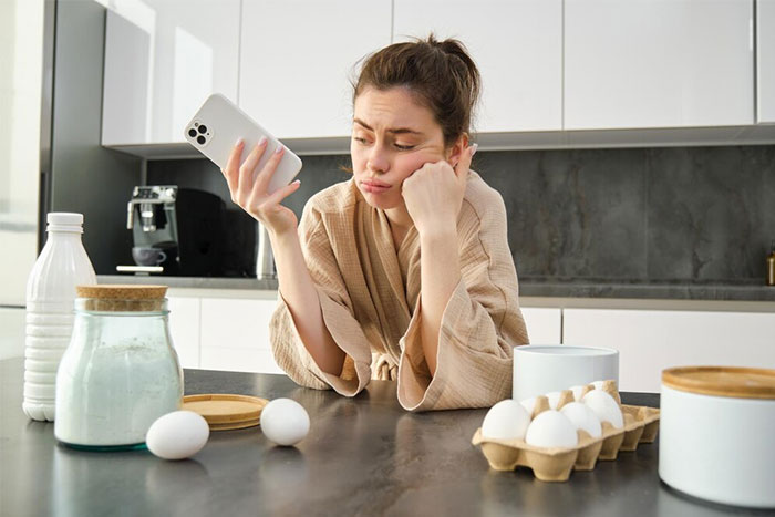 Woman Refuses To Host Sister-In-Law Who Demanded A Vegan, Peanut-Free Home Woman Refuses To Host Sister-In-Law Who Demanded A Vegan, Peanut-Free Home