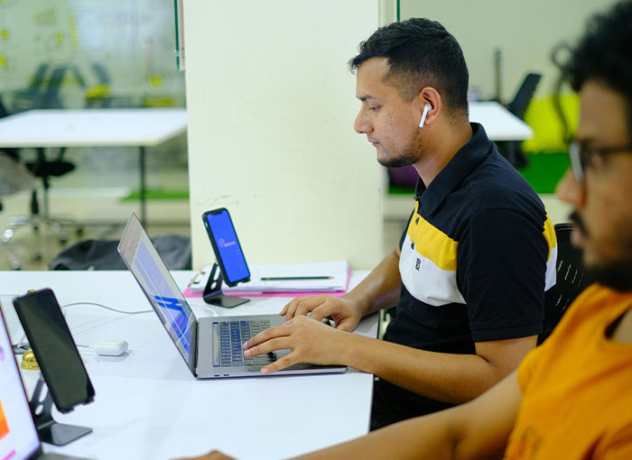 40 Times People Saw Others Act So Dumb They Had To Fight To Control Their Reactions