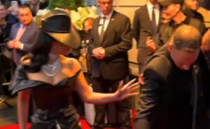 15 Awkward Moments Of Met Gala Drama That Made The Audience Cringe