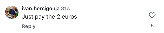 Social media comment suggesting to pay 2 euros, related to travel expert tips for getting the best plane seat timing. Social media comment suggesting to pay 2 euros, related to travel expert tips for getting the best plane seat timing.