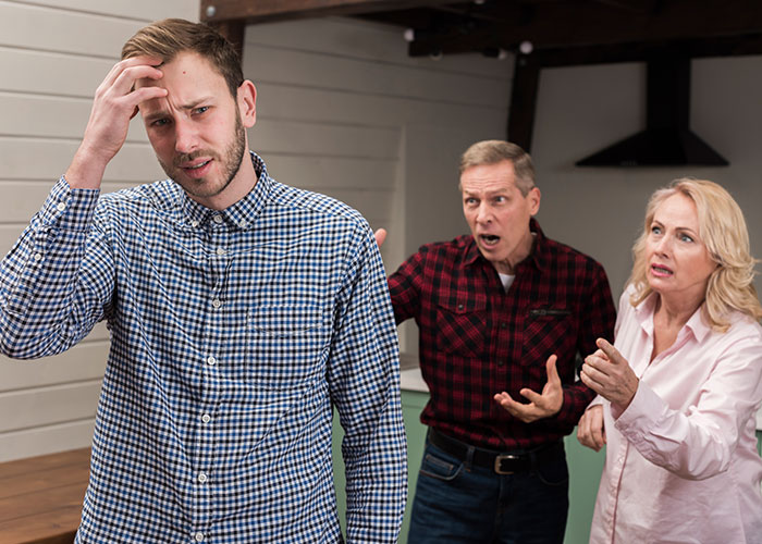 Single Dad Refuses To Mend Things With Sister Who Called CPS On Him