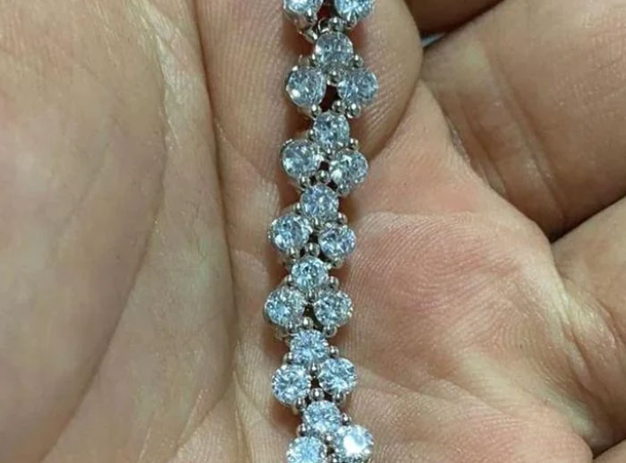 Someone Asks People To Share The Worst Gift They’ve Been Given And 50 Absolutely Don’t Hold Back