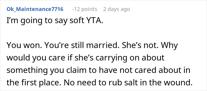 Comment discussing a woman clapping back at her cousin insulting her wedding, focusing on being still married.