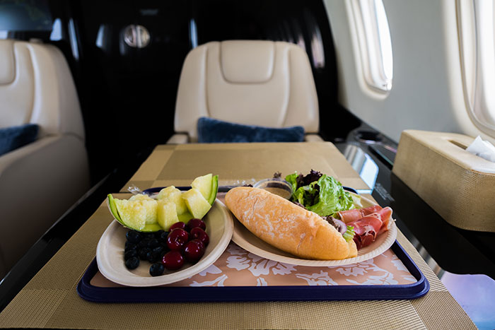 Plane Passenger Makes Dinner Mid-Flight, Tries To Defend Herself After Being Berated Online Plane Passenger Makes Dinner Mid-Flight, Tries To Defend Herself After Being Berated Online