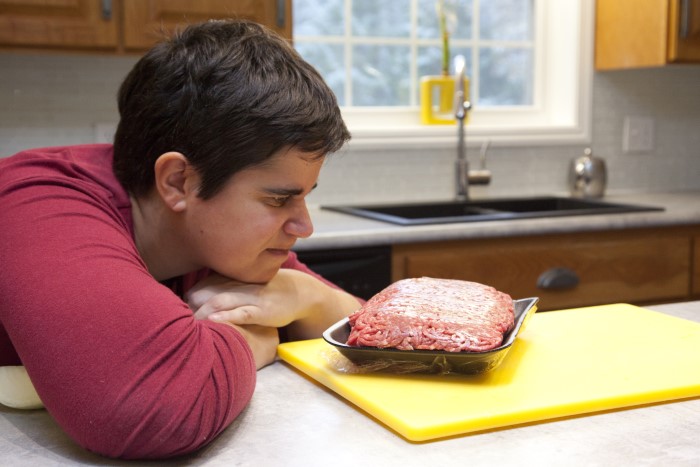 Guy Puts Bone Broth In Soup The Host Made To Try And Prove Another Guest Is Not Allergic To Meat