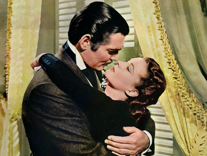 30 People Call Out Popular Romantic Movies That Are Actually Super Toxic