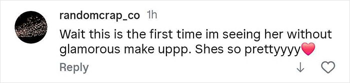 Social media comment praising Chappell Roan&rsquo;s healthy body and natural look without glamorous makeup.