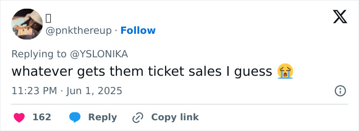 Tweet replying to a comment about ticket sales, mentioning an x-rated act at Mighty Hoopla involving a banana stunt.