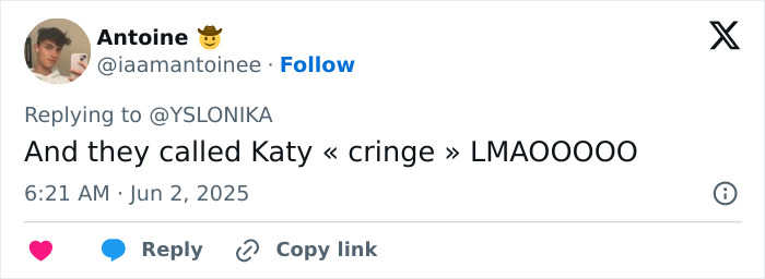 Social media reaction to Kesha&rsquo;s x-rated act involving a banana at Mighty Hoopla music festival performance.