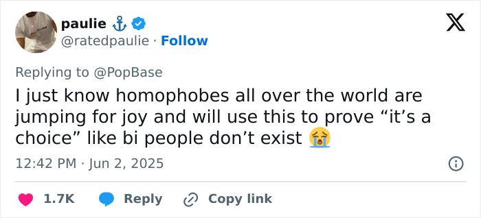 Screenshot of a tweet responding to JoJo Siwa's Pride Month post, discussing orientation backlash and homophobia online.