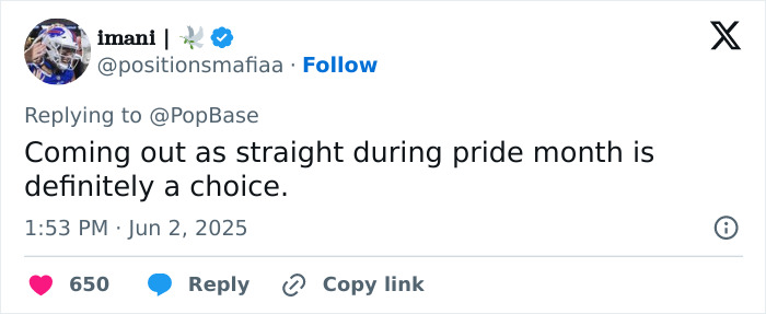 Screenshot of a tweet discussing JoJo Siwa being dropped by a major record label after revealing her sexuality. Screenshot of a tweet discussing JoJo Siwa being dropped by a major record label after revealing her sexuality.