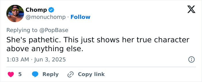 User comment on JoJo Siwa dropped by major record label after revealing she's not lesbian, expressing a negative opinion. User comment on JoJo Siwa dropped by major record label after revealing she's not lesbian, expressing a negative opinion.