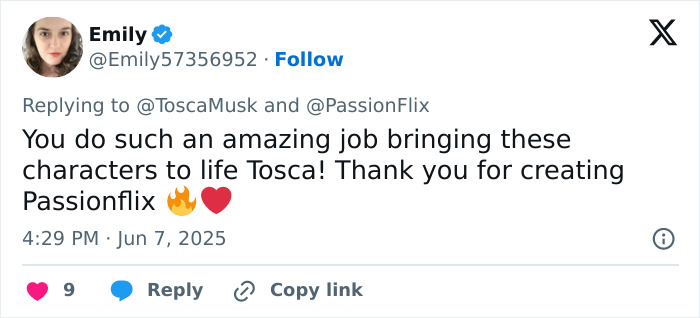 Screenshot of a Twitter user praising Tosca Musk for creating Passionflix, linked to Elon Musk&rsquo;s sister&rsquo;s romance service.