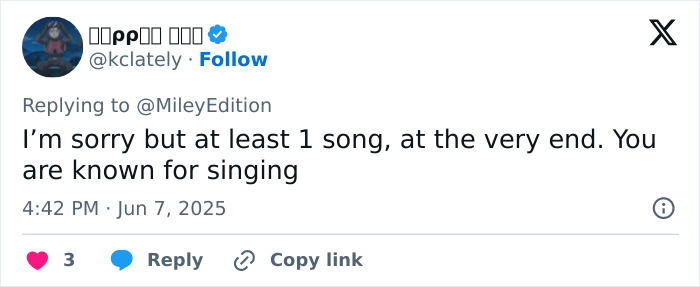 Screenshot of a social media reply criticizing Miley Cyrus, related to fans booing and $800 payment at video premiere.