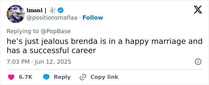 Screenshot of a tweet defending Brenda Song amid Trace Cyrus accusations of faking pregnancies and cancer.